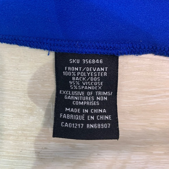 Le Chateau Tunic Blouse ¾ sleeves. Blue. Size Medium - Picture 7 of 7